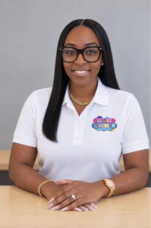 Iris Vanblunt, Founder and Director